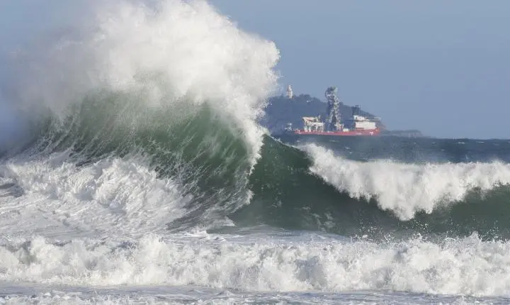 Bombeiros do RJ registram mais de 8 mil salvamentos no mar nos primeiros meses de 2026