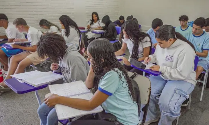 Brasil estagna no desempenho no Pisa e fica atrás da média da OCDE