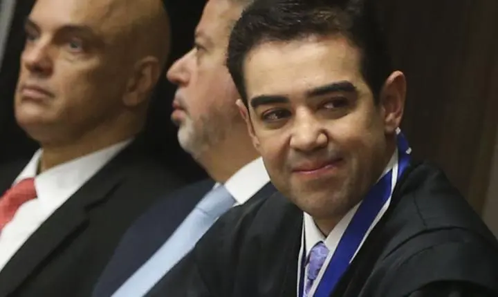 Bruno Dantas renuncia ao cargo de ministro do TCU