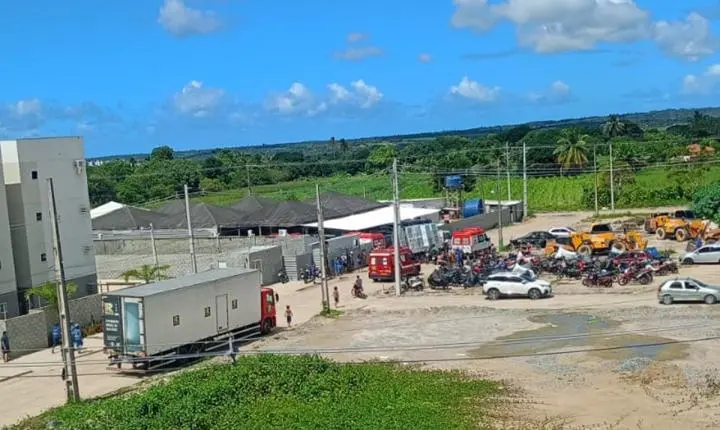 Desabamento de caixa d'água em obra deixa cinco feridos em João Pessoa
