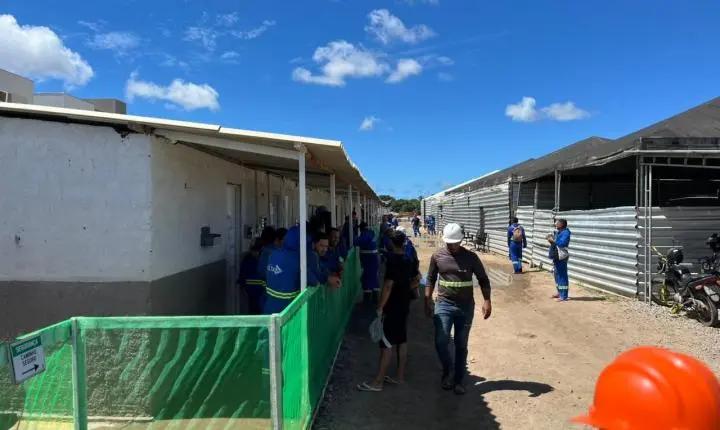 Queda de caixa d'água em obra deixa cinco feridos em João Pessoa