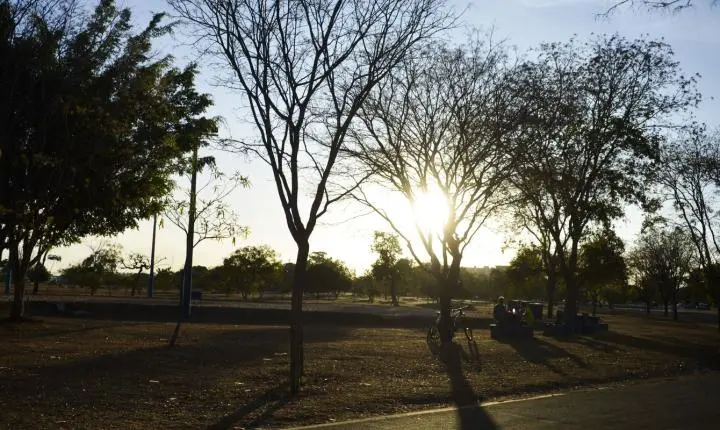 Previsão do tempo alerta para calor extremo e tempestades em várias regiões