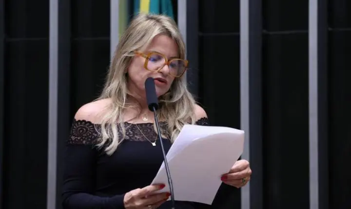 Câmara aprova saúde reprodutiva no SUS para jovens