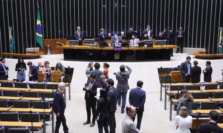 Câmara aprova MP para reduzir a fila do INSS e acelerar benefícios