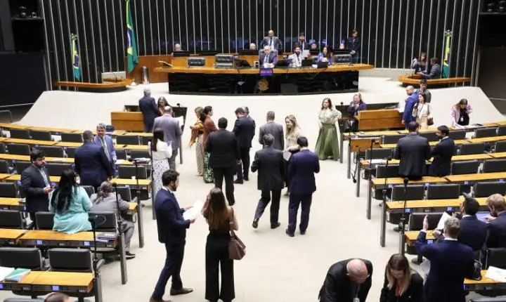 Câmara dos Deputados aprova fim da cobrança de tarifa mínima de água e esgoto