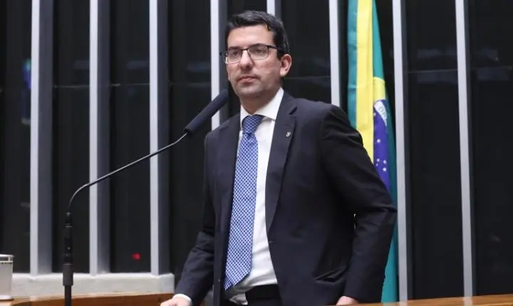 Câmara rejeita projeto de novo regime bancário no Brasil