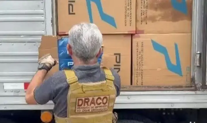 Caminhão com cigarros contrabandeados é achado abandonado em Ingá, na Paraíba