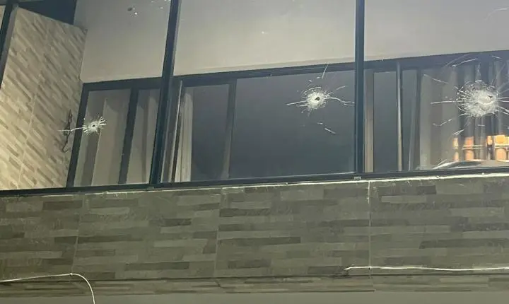 Residência de político sofre atentado em Lucena durante a madrugada