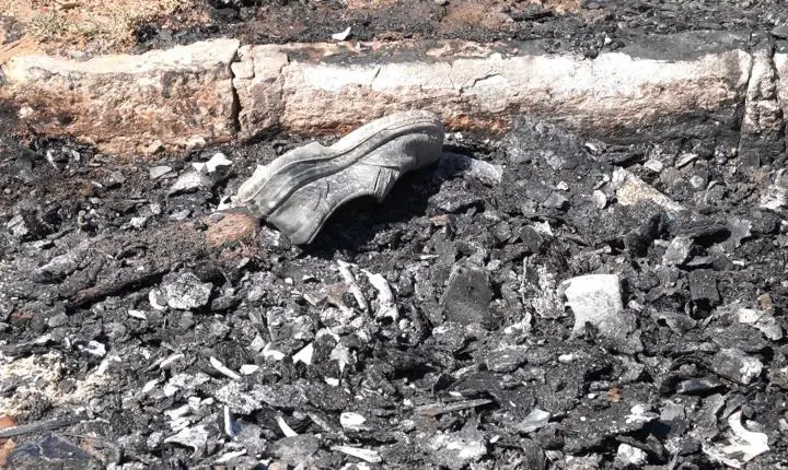Casa onde bebê foi morto em Patos é invadida e tem móveis queimados