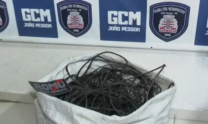 Casal suspeito de roubo de fios em João Pessoa é preso em flagrante