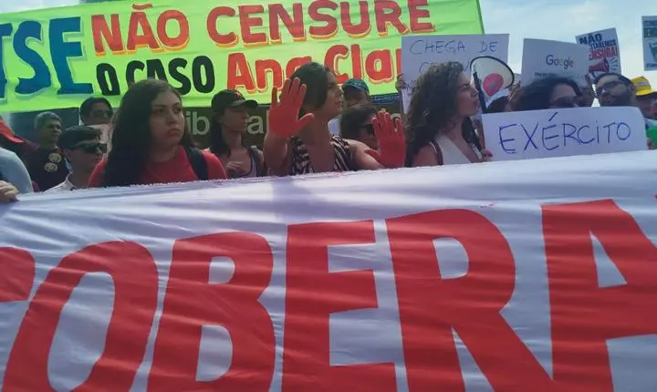 Protestos no TSE contestam decisão de André Mendonça sobre caso Ana Clara