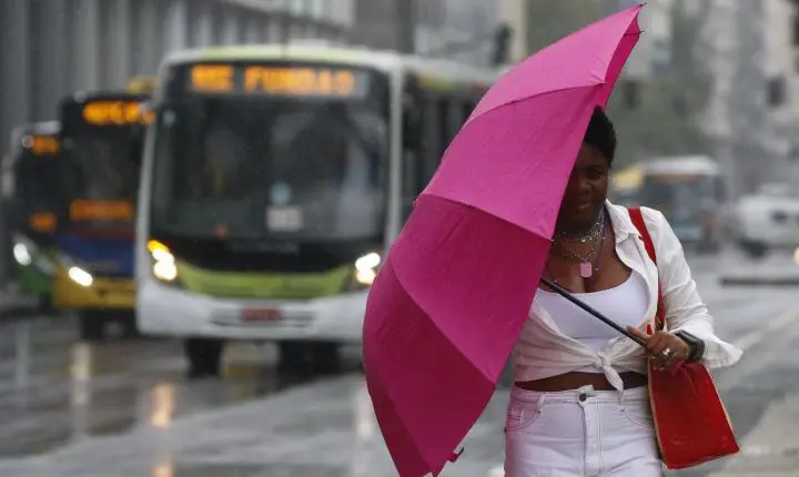 Chuva no Rio de Janeiro provoca cancelamento de show em transmissão de jogo