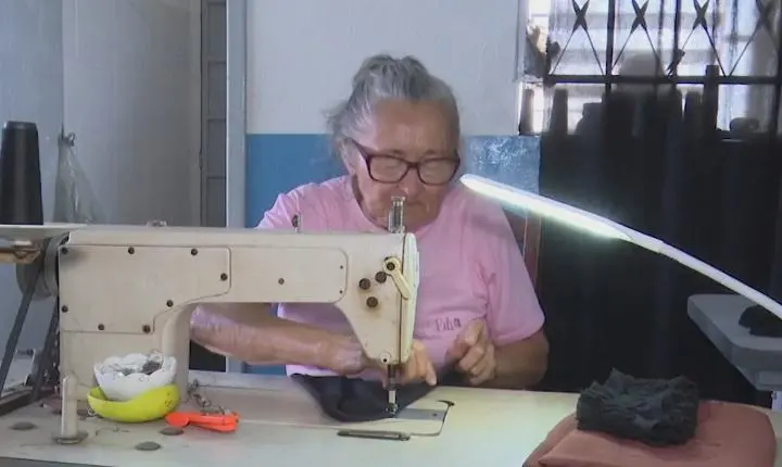 Cidade da Paraíba produz 40 mil peças de roupa por semana e impulsiona economia