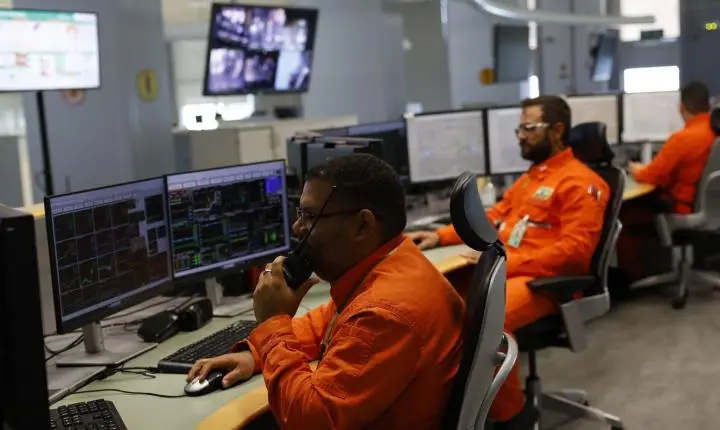 Mercado de trabalho aquecido leva taxa de subutilização ao menor nível da história, aponta IBGE