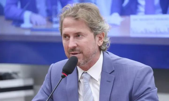 Comissão de Educação aprova diretrizes para incentivar trabalho voluntário e solidariedade