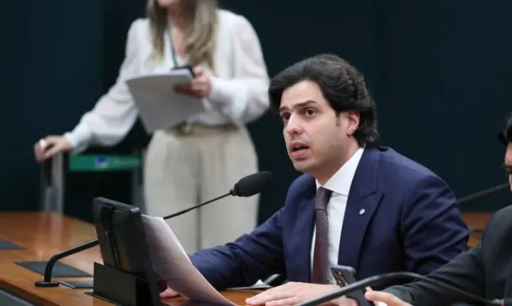 Comissão de Educação aprova inclusão de itens de material escolar na LDB