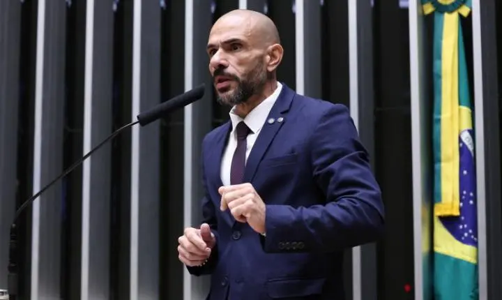 Câmara dos Deputados aprova pena para expulsão de moradores por facções criminosas