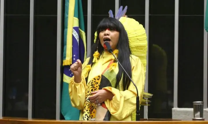 Câmara aprova prazo para repasse de recursos a candidaturas femininas