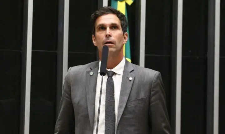 Comissão da câmara aprova projeto de lei que protege jovens atletas nas escolas