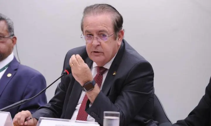 Câmara aprova extensão de estágio após a conclusão do ensino superior