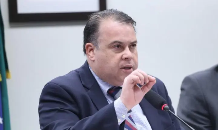 CCJ aprova projeto de capacitação digital para pessoas idosas