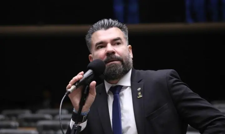 Câmara aprova punição para presos que tirarem fotos em presídios