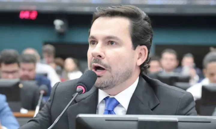 CCJ aprova fim de taxa de fiscalização sobre telefones celulares