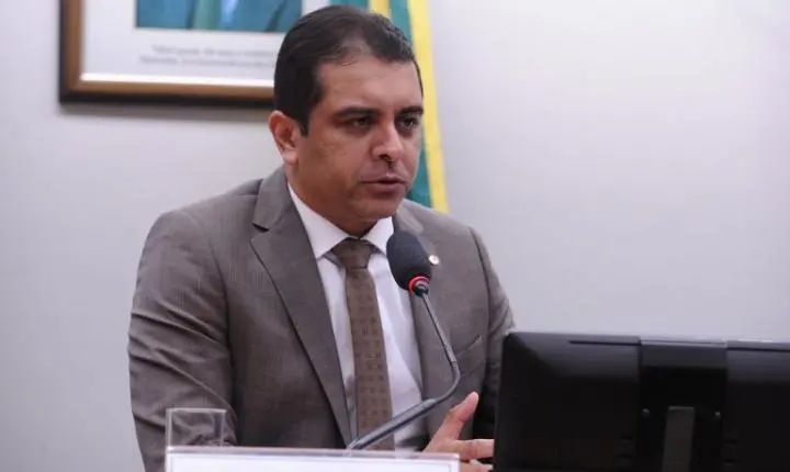 Câmara dos Deputados debate violência sexual infantojuvenil com Tim Ballard