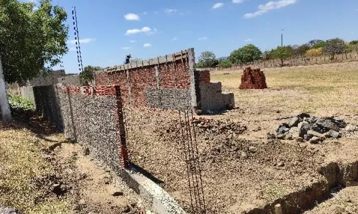 Construção do primeiro estádio de futebol de Bom Jesus avança no distrito de São José