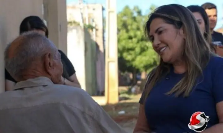 Corrinha Delfino assina ordem de serviço para pavimentar trecho da Rua do Pilão, em Cajazeiras