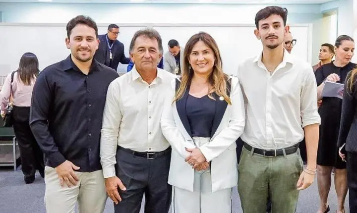 Corrinha Delfino recebe maior honraria da ALPB e reforça força feminina na gestão pública