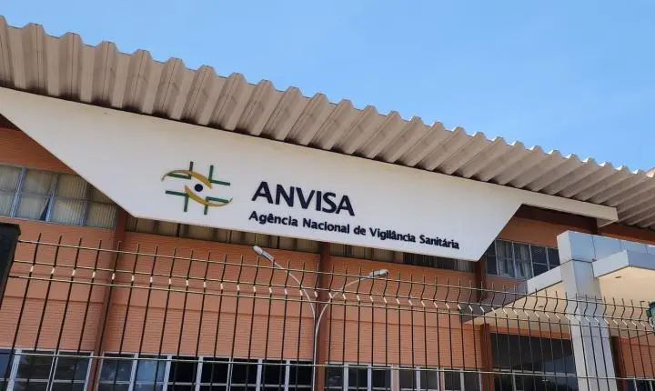 Anvisa proíbe fabricação e venda de cosméticos irregulares no país
