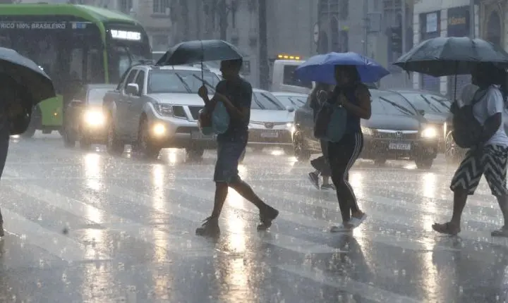 Defesa Civil emite alerta para chuvas fortes no estado de São Paulo