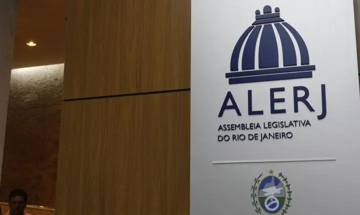 Alerj aprova tornozeleira rosa para agressores de mulheres no Rio de Janeiro
