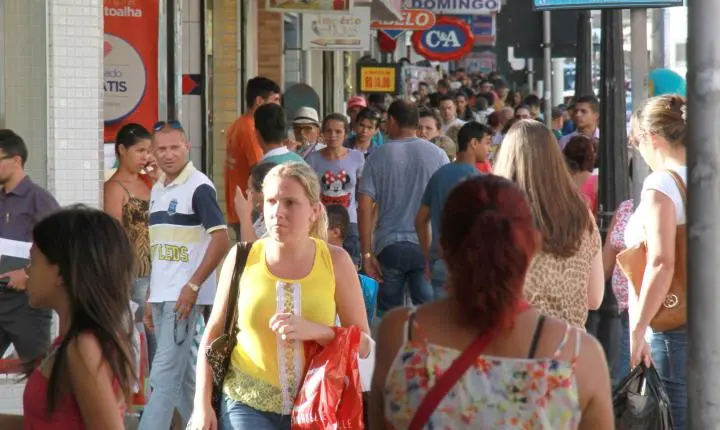 Dia do Comerciário: o que abre e o que fecha em Campina Grande