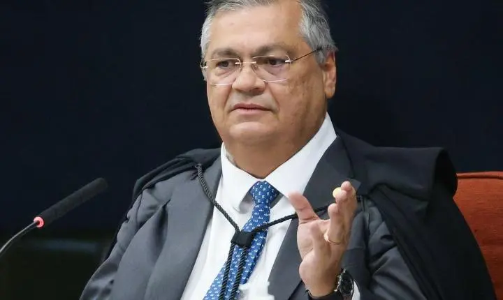 Flávio dino encerra pedido de liberdade de expressão sobre post de santa