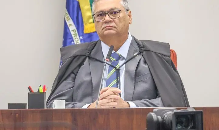 Dino determina o afastamento do presidente do TCE do Maranhão por 180 dias