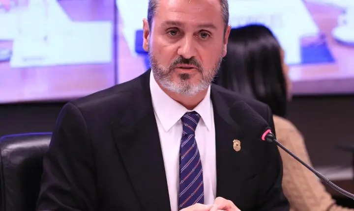 Flávio Dino cancela afastamento e determina reintegração de Andrei Rodrigues
