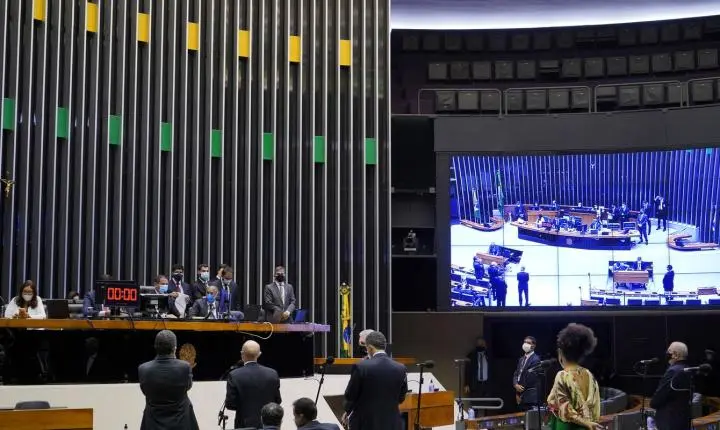 Flávio Dino intima dirigentes partidários a detalhar controle de emendas parlamentares