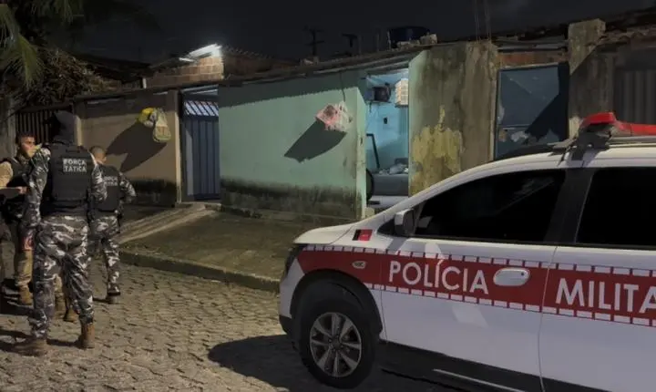 Dois homens são mortos a tiros em casas vizinhas na Comunidade Boa Esperança, em João Pessoa