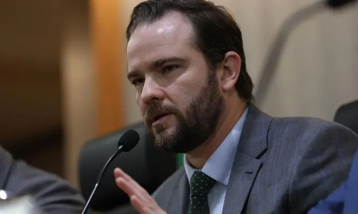 Dario Durigan vai mediar negociação da dívida do Rio com BNDES e Banco do Brasil