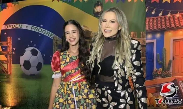 Empresária Juliana Consolida Sucesso na 7ª Edição do Tradicional São João do Grupo Tia Ju