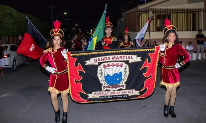 Encontro de Bandas Marciais reúne público e movimenta os 32 anos de Bernardino Batista