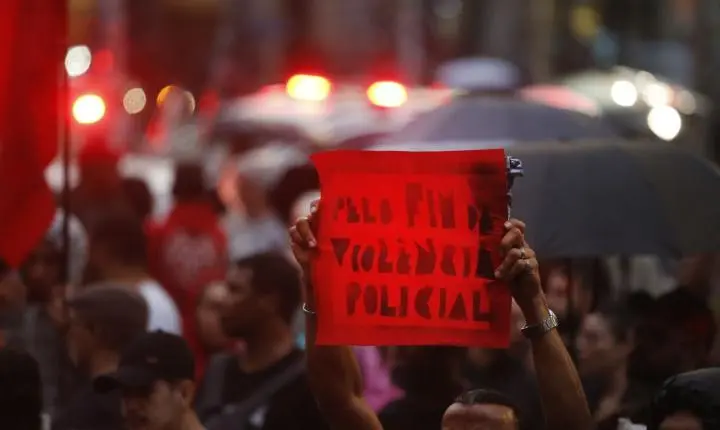 Brasil pede desculpas a famílias por mortes em ações policiais