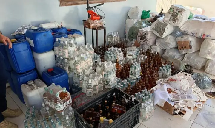 Fábrica clandestina de cachaça é fechada em operação na Paraíba