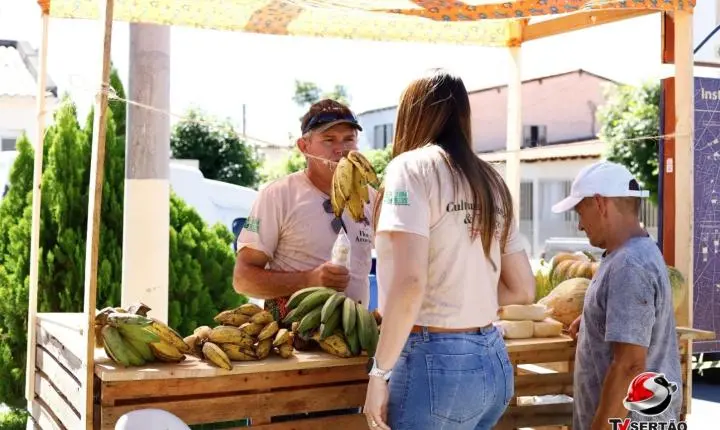 Feira impulsiona economia, destaca mulheres empreendedoras e fortalece identidade de Bom Jesus