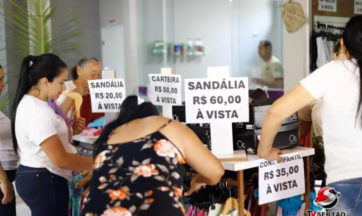 Feira impulsiona economia, destaca mulheres empreendedoras e fortalece identidade de Bom Jesus