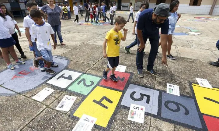 Calendário escolar de 2027 será alterado para coincidir com a Copa do Mundo Feminina no Brasil