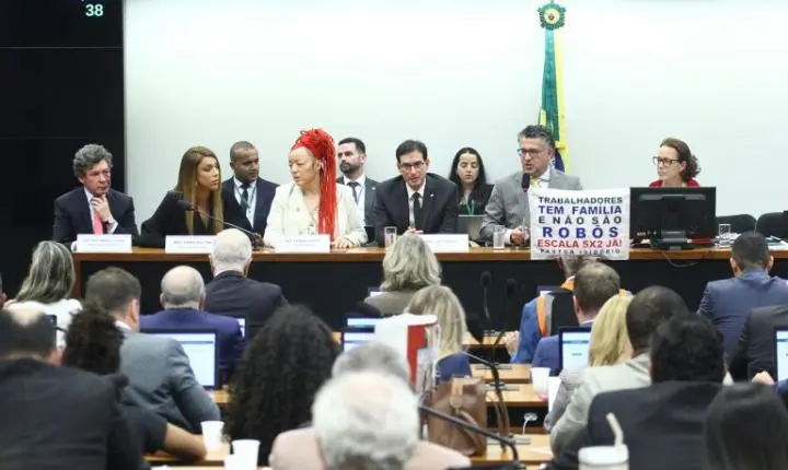 Fim da escala 6x1: relator propõe jornada de trabalho de 40 horas semanais com transição e votação na quarta