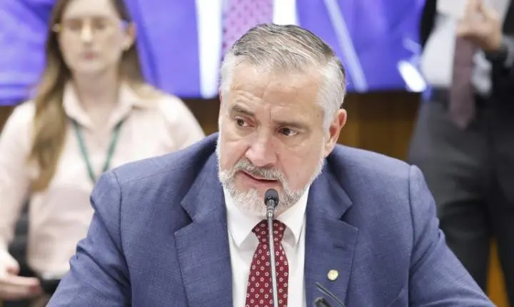 Governo retira pedido de urgência para projeto de lei sobre jornada de trabalho